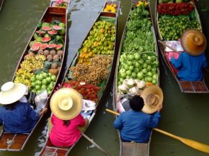 Lad Mayom Floating Market