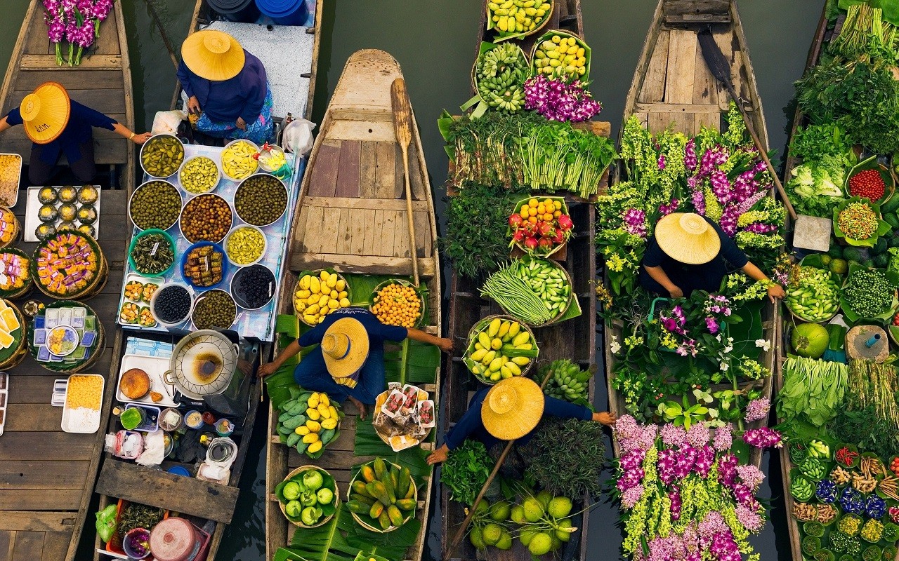 Khlong Lad Mayom Floating Market Canal and Food Tour