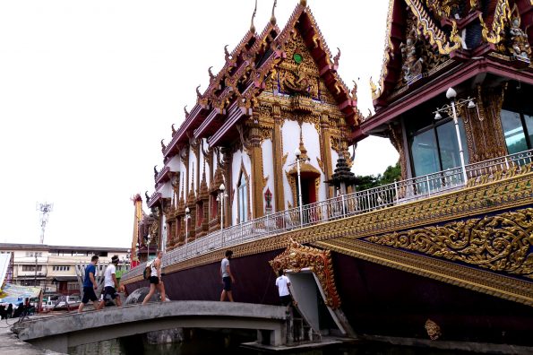 Visiting an offbeat temple Bangkok Tuk Tuk Tours