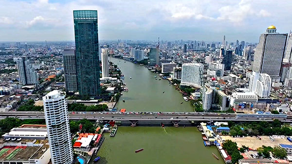 Bangkok hotels along Chao Phraya River