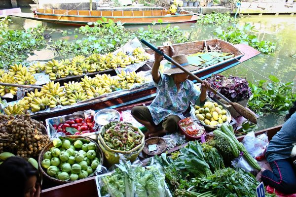 Khlong Lad Mayom Floating Market