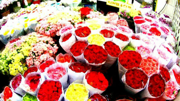 Pak Khlong Talad, largest flower market in Thailand located close to Phahurat