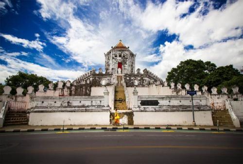 Phra sumen fort near national theatre