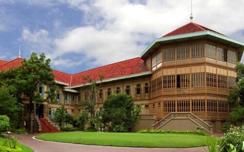 Vimanmek Mansion close to Wat Benchamabophit