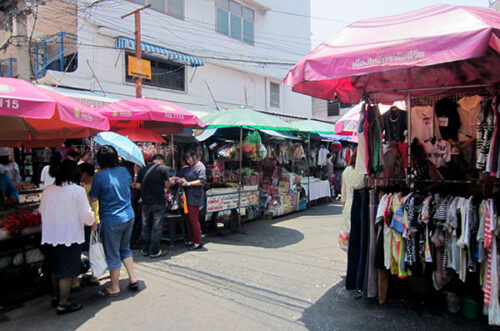 Ari Alley close to Ministry of Finance's Flea Market, Ban Ari Dharma Library