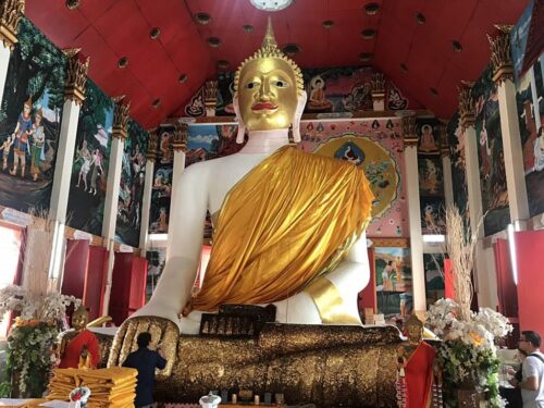 Ladkrabang Temple, Luang Phaeng Market